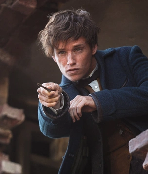 «Миру, который мы знаем, скоро придет конец»: новый тизер «Фантастических тварей» без Джонни Деппа, но с Мадсом Миккельсеном