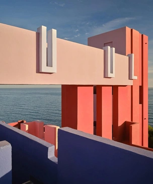 Muralla Roja Рикардо Бофилла в объективе канадских фотографов