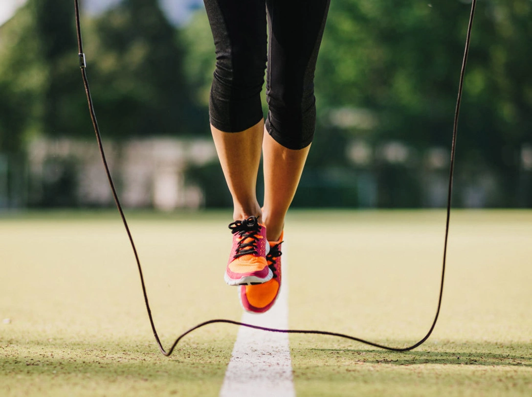 Скакалка: самый доступный способ привести себя в форму | marieclaire.ru