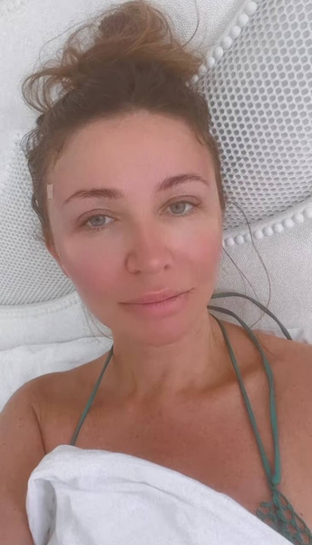 «На каждой кровати устроим с мужем марафон»: Блиновская сняла целый отель в Греции на день рождения