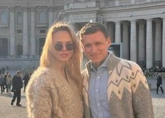 Урезавший алименты на дочь Павел Мамаев подарил жене серьги за несколько миллионов
