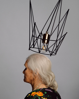 «К черту корону»: серия светильников Кати Камбаровой