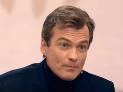 Актер Владислав Резник рассказал, как подписал отказ от сына по требованию бывшей жены
