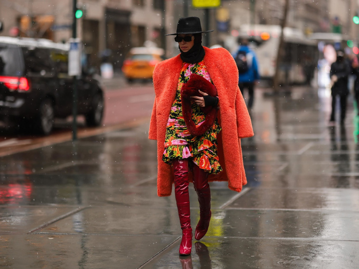 Как носить высокие сапоги и выглядеть модно: 5 зимних образов, которые вам стоит попробовать