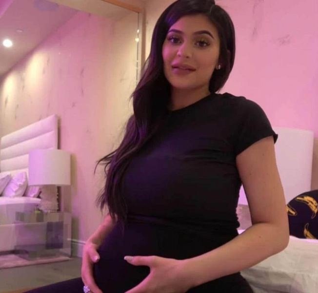 Как утаить беременность, если ты звезда: от ретуши фото до плясок на 7 месяце