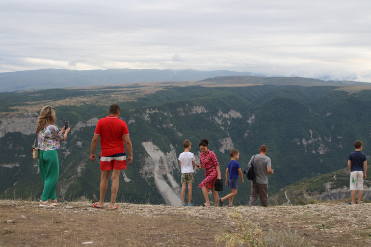 Подойдут с вопросами: 3 неожиданных момента отдыха в Дагестане, о которых стоит помнить туристу