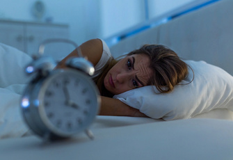 Сомнолог Черкасова рассказала, на какие болезни могут указывать частые ночные пробуждения