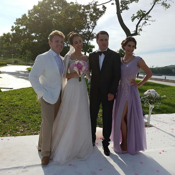 Галустян и Кудрявцева погуляли на свадьбе во Владивостоке