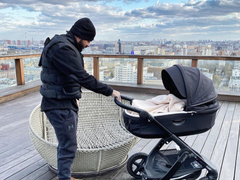 «Весна 2020»: Тимати гуляет с сыном Ратмиром на крыше в бронежилете