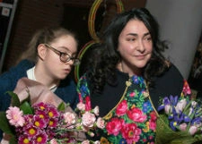 Лолита учит дочь выбирать будущего мужа