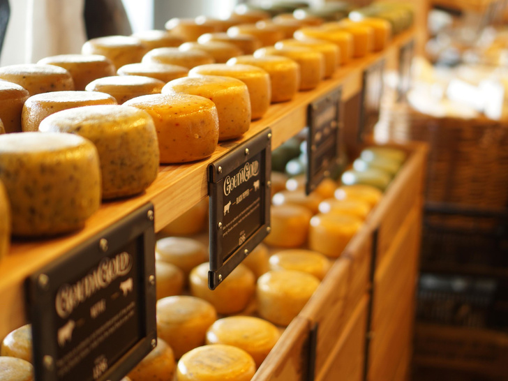 Как определить, что перед вами некачественный сыр: 9 вещей, которые должны насторожить
