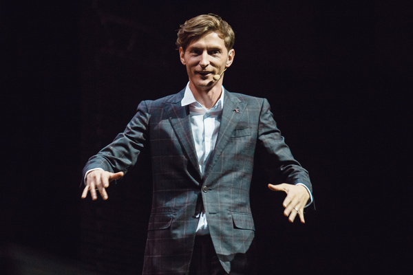 Павел Воля привезет в Воронеж новую standupпрограмму