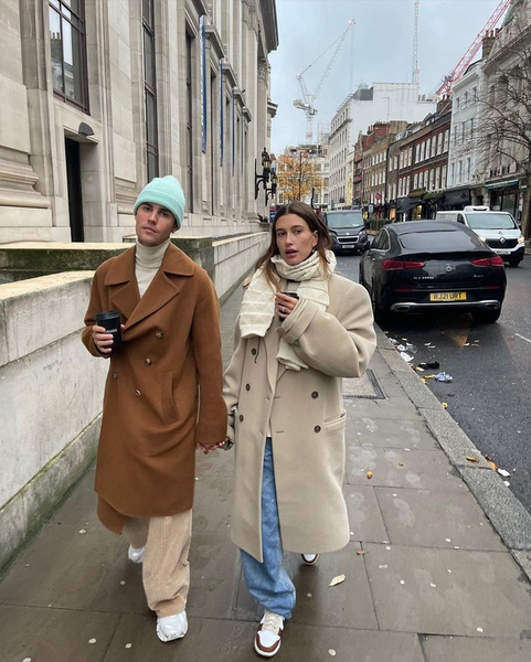Хейли и Джастин Бибер показали самые модные пальто этой зимы в своей новой романтической фотосессии 😍