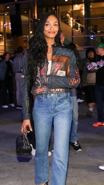 Джордан Данн показала куртку, о которой мечтают все модницы — она возглавляет тренды | marieclaire.ru