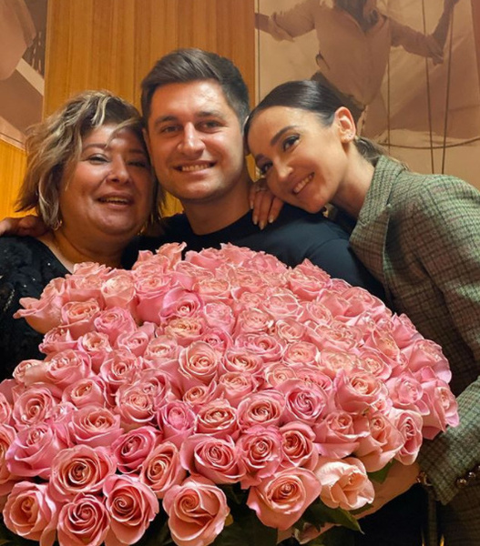 Ольга Бузова и Давид Манукян устроили сюрприз его маме