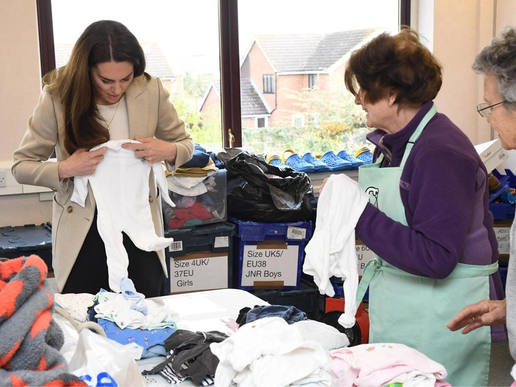 Кэтрин, принцесса Уэльская, посещает The Baby Bank в Беркшире, 24 апреля 2023