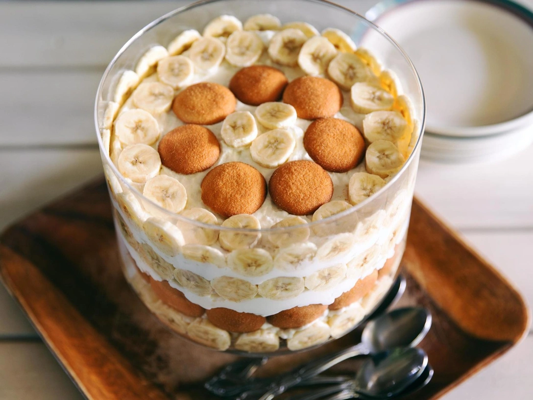 Экономная хозяйка: 3 изысканных блюда, которые можно приготовить из переспелых бананов | marieclaire.ru