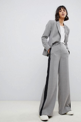 Купить недорогой костюм, какие костюмы сейчас в моде