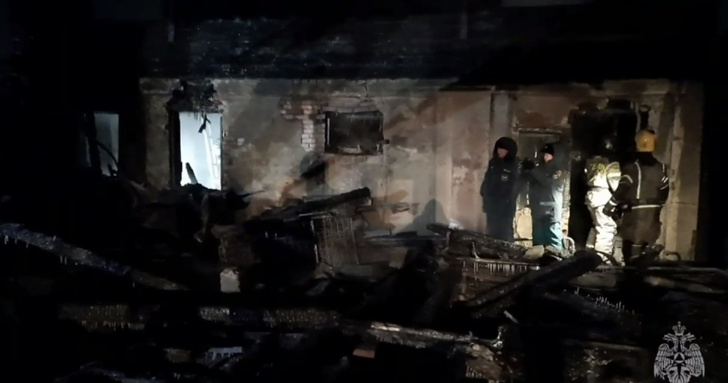 Бездомные расфасовывали корм для животных: что известно о пожаре в доме престарелых на Кузбассе, где погибло 20 человек