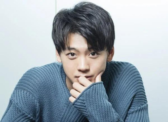 «Я мог бы его поцеловать»: актер Рёма Такэути о внешности Ви из BTS