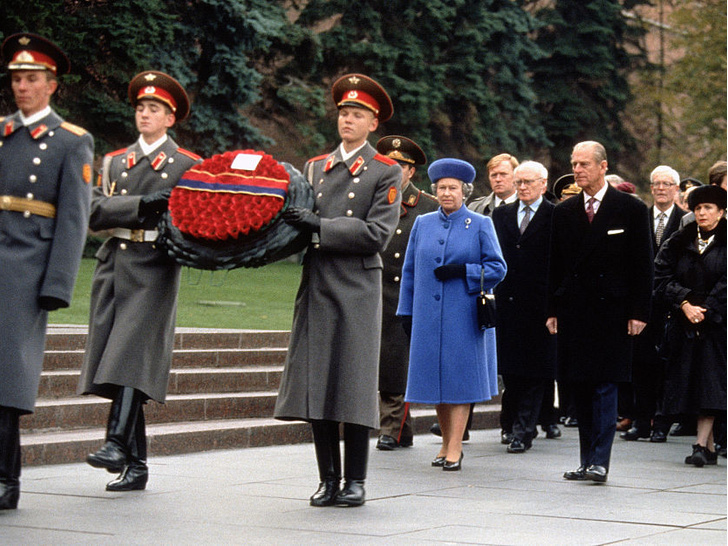 Назад к корням: как прошел первый визит принца Филиппа в СССР