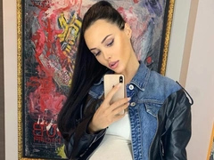 Анастасия Решетова сообщила, что Тимати будет присутствовать на родах их ребенка