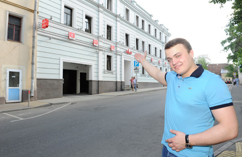 Новое детище Даниила – самый большой хостел в Европе – откроется в Москве в июне. Это три этажа над землей и три под ней. А еще там будут кинотеатр, ресторан и спортзал