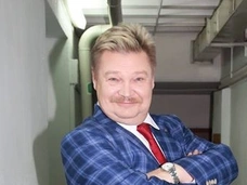 Юмористу Николаю Бандурину не хватает денег на постройку дома
