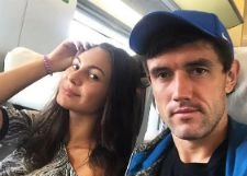 Поклонники Жирковых спорят, на кого больше похож их ребенок