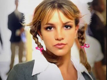 Кадр из клипа Бритни Спирс «Baby One More Time»