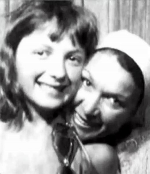 Юная Мария Порошина с мамой Натальей Красноярской