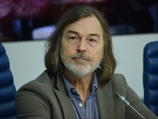 Никас Сафронов уверен, что светская жизнь идет на пользу еле ходящему Вячеславу Зайцеву