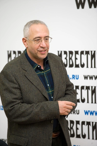 66-летний журналист дышит с помощью ИВЛ