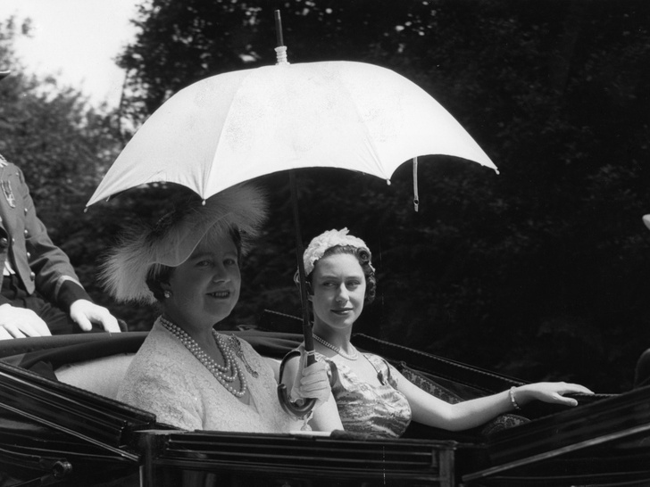 Тайные встречи: как королева-мать помогала Маргарет скрывать скандальный роман (и чем все закончилось)