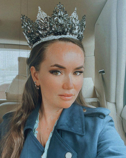 Самая красивая жена и мама: 34-летняя Елена Максимова победила в конкурсе «Миссис Вселенная»