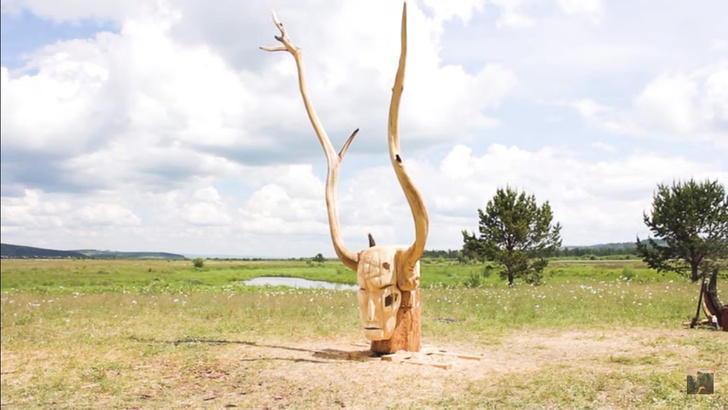 Скульптор Даши Намдаков уехал из Лондона и строит арт-парк в родном селе