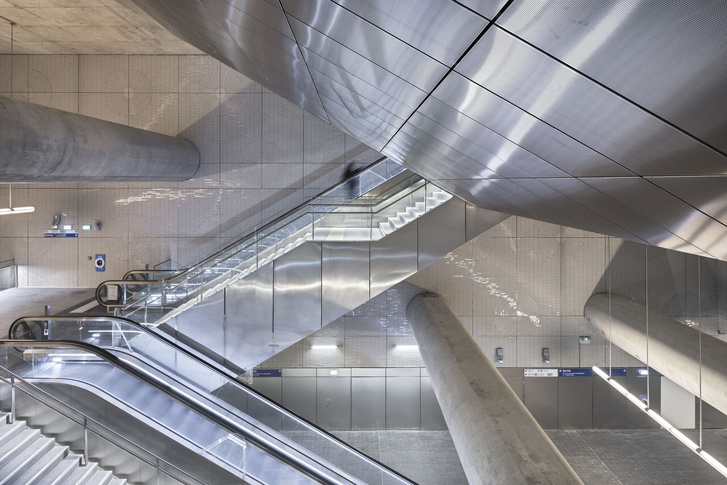В парижском метро открылись четыре новые станции