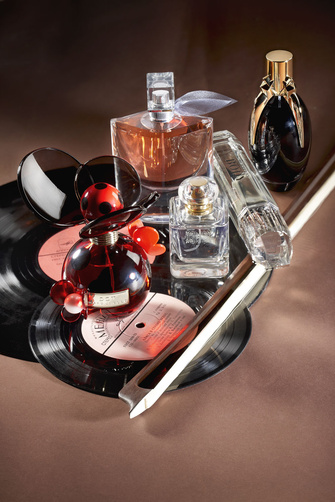 Модные ароматы парфюмерная вода Dot от Marc Jacobs; La vie est belle от Lancôme; 13е Fée от Les Contes; туалетная вода Body от Burberry; парфюмерная вода Fame от Lady Gaga.