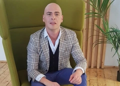 «Начал разваливаться»: Антон Привольнов объяснил, почему ушел с Первого канала