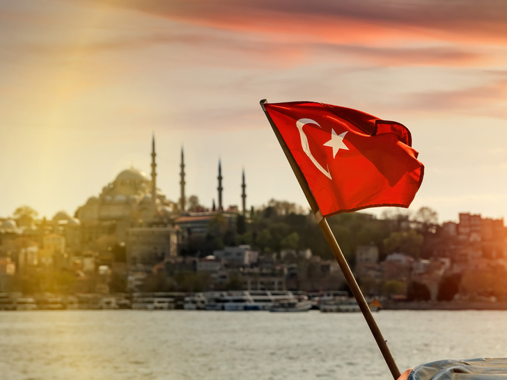 А стоит ли ехать: 4 злободневных вопроса об отдыхе в Турции в 2022 году (и ответы на них)