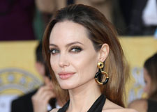 Анджелина Джоли зла на Мадонну