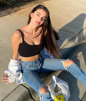 Гонщица из Ливана Тони Брейдингер решила стать моделью Victoria's Secret: фото красотки, которую теряет автоспорт