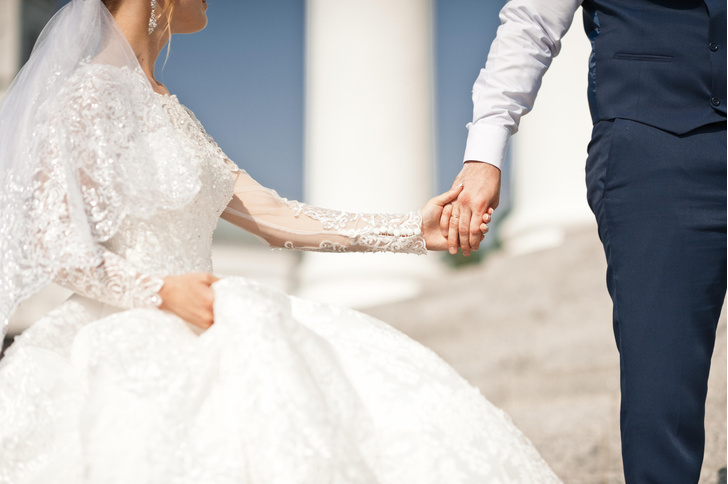 В чем нельзя выходить замуж в 2023: немодные платья, которые испортят свадьбу