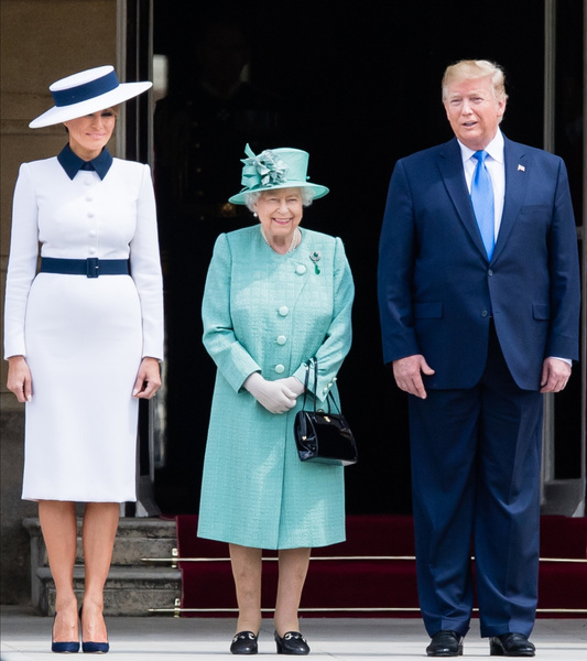 Мелания Трамп повторила легендарный образ леди Ди во время своего официального визита в Лондон
