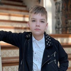 7-летний сын Аллы Пугачевой и Максима Галкина* спел дуэтом с дочкой Орбакайте: видео
