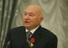 СМИ сообщили о госпитализации Юрия Лужкова