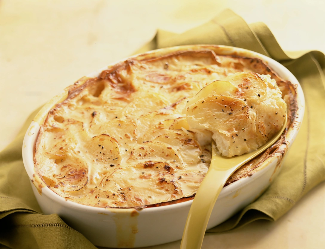 Сливочный картофель: вкусное и простое блюдо для тех, кто устал от пюре и картофельных долек | marieclaire.ru