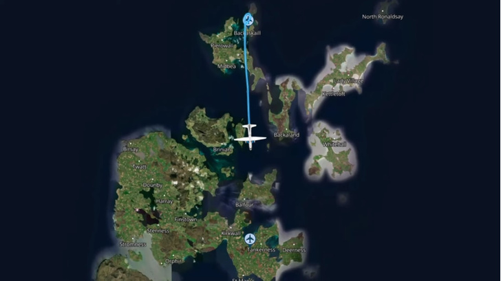 74 секунды над Шотландией: посмотрите на самолет, выполняющий самые короткие полеты в мире