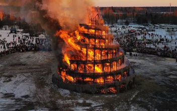 В сети делятся кадрами эпичного сожжения Вавилонской башни (видео)
