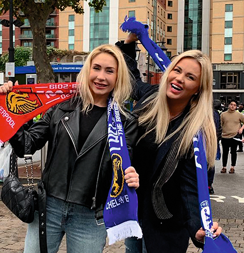 В Лондоне Анна и Анастасия посетили футбольный матч, болели за «Ливерпуль»